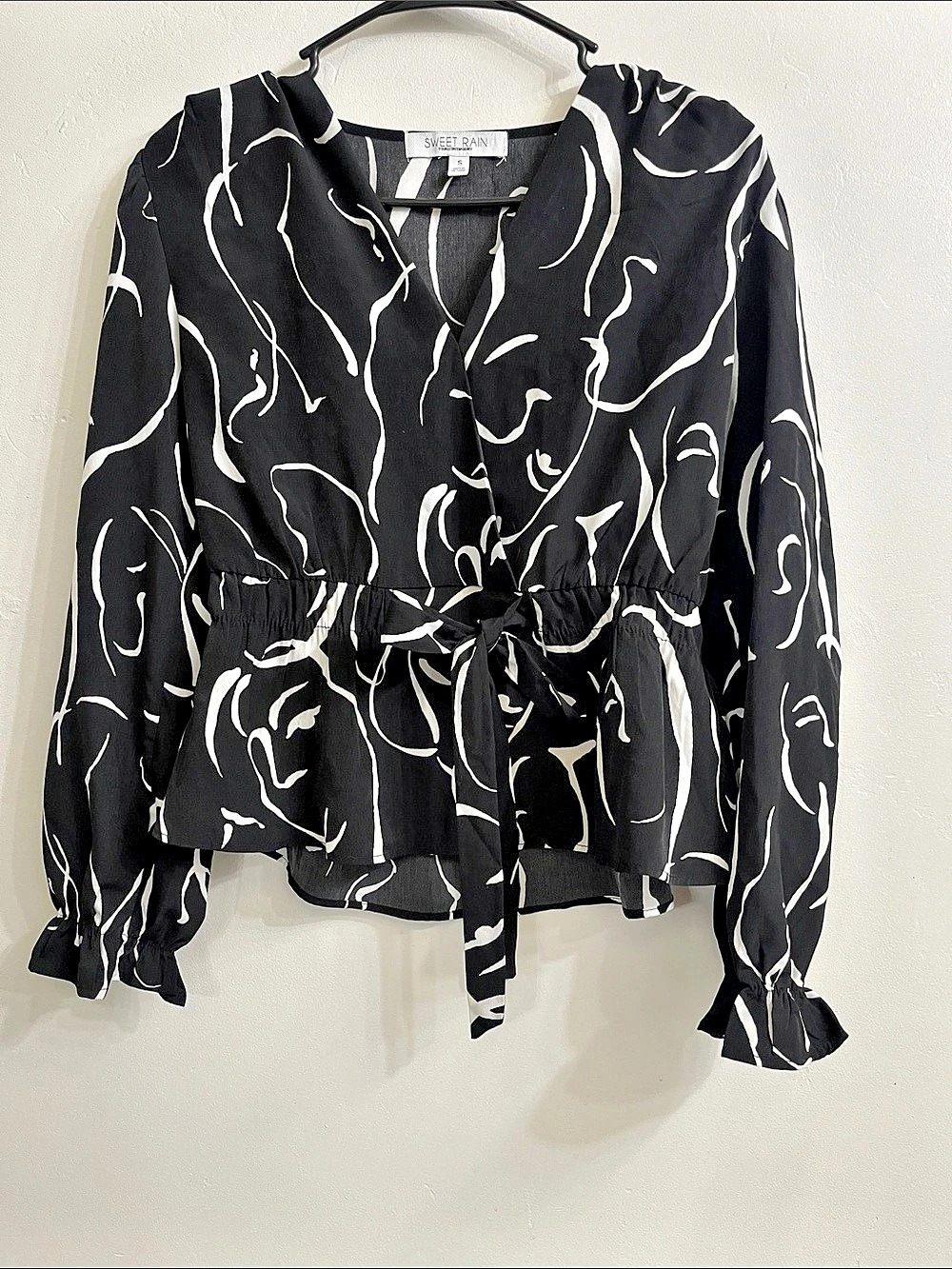 Sweet Rain Abstract Peplum Blouse in Black & White Size Small